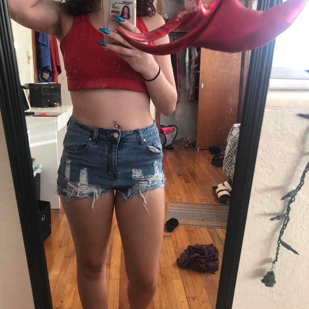 ripped jean shorts 🍭